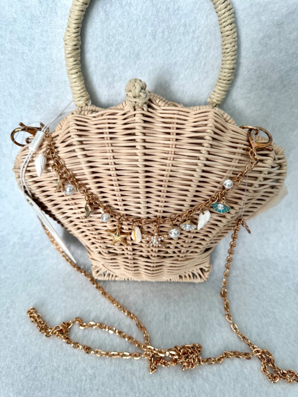 NWT Urban Expressions Woven Rattan Shell Shaped Handbag or Shoulder Bag
